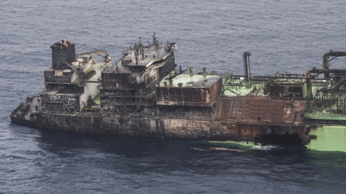 Panika u Mediteranu: Oštećeni ruski tanker i dalje pluta u Sicilijanskom moreuzu, isključen GPS signal