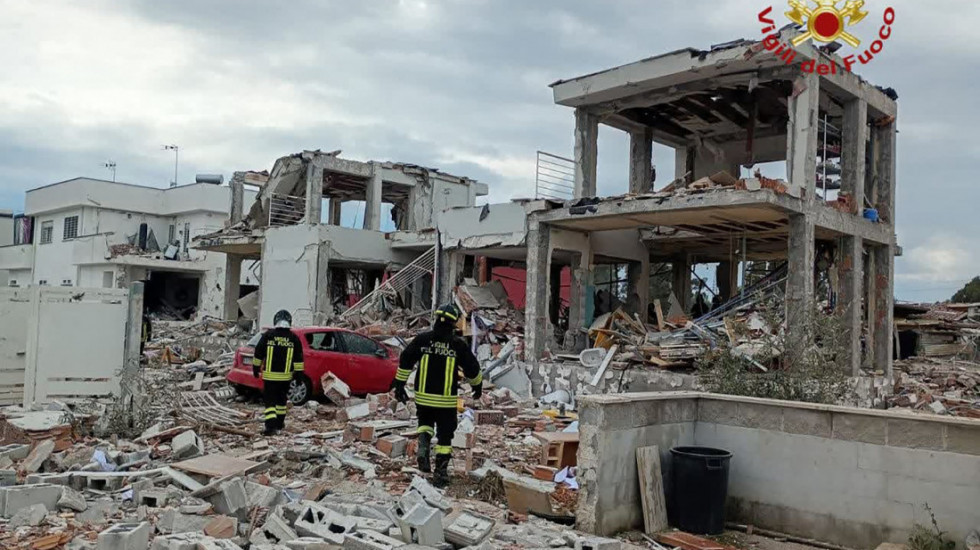 Eksplozija gasa srušila zgradu i Rimu: Dve osobe teško povređene, 70 evakuisano