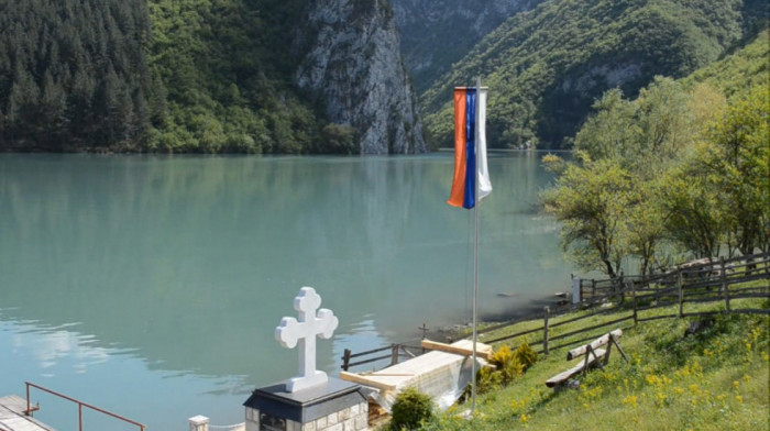 U Starom Brodu služen parastos za više od 6.000 srpskih žrtava ustaške Crne legije 1942.