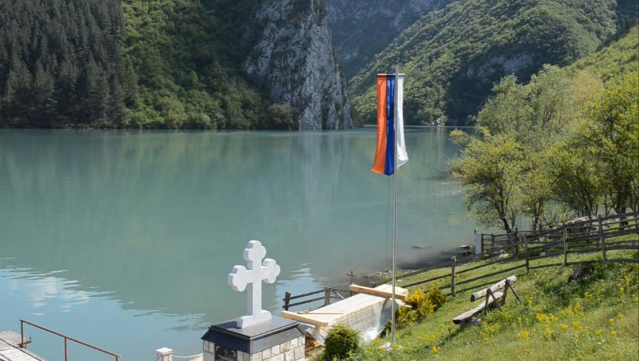 U Starom Brodu služen parastos za više od 6.000 srpskih žrtava ustaške Crne legije 1942.