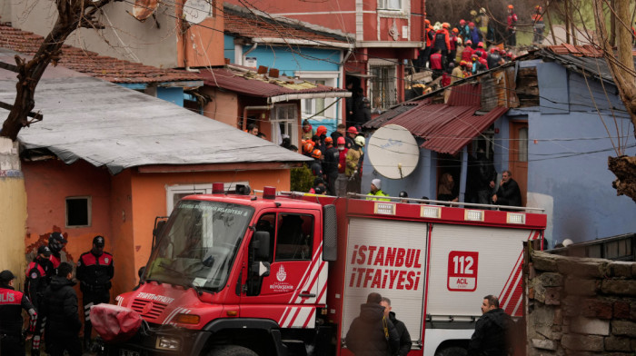 Dve zgrade srušile se u Istanbulu: Jedna osoba poginula, 10 povređeno u eksploziji gasa