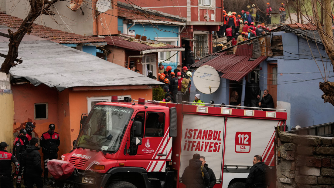 Dve zgrade srušile se u Istanbulu: Jedna osoba poginula, 10 povređeno u eksploziji gasa