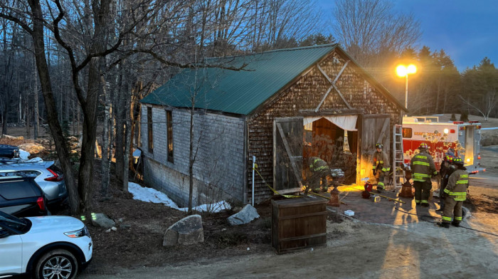 Od svadbe zamalo tragedija u Nju Hempširu : Šest osoba povređeno nakon što se urušio sprat kuće