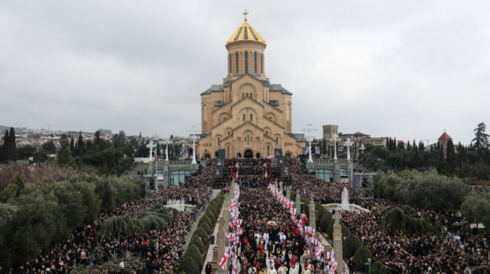 Katolikos-Patrijarh Gruzije Ilija sahranjen danas, u liturgiji učestvovala i SPC