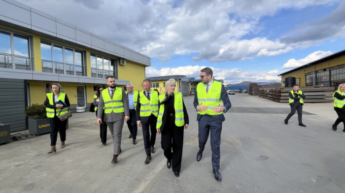 Ministarka Lazarević posetila čačansku kompaniju Unipromet: Podrška izvoznicima i saradnji privrede i države