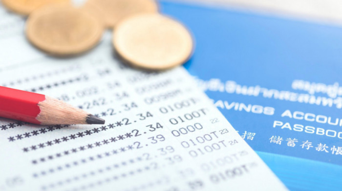 Koliko novca treba držati na tekućem računu: Stručnjaci upozoravaju - novac koji stoji gubi vrednost