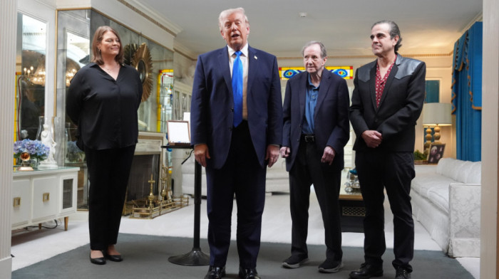 Rat, pregovori i Elvis: Tramp u Memfisu dok svet čeka dogovor sa Iranom