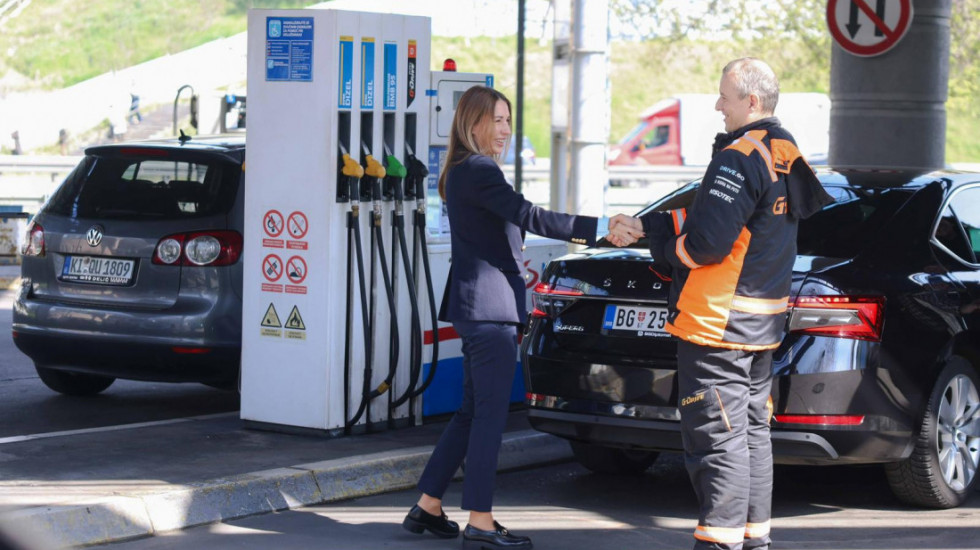 Ministarka Đedović Handanović obišla više pumpi: Snabdevenost na malim i velikim pumpama redovna, ne stvaraju se redovi