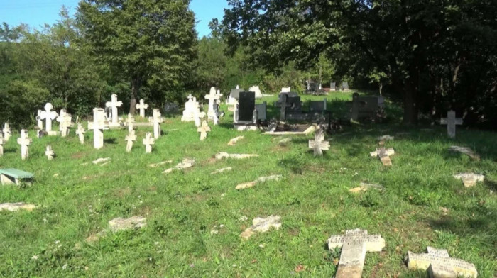 Šest meseci od skrnavljenja groblja u Zenici, počinioci još nisu pronađeni (FOTO)