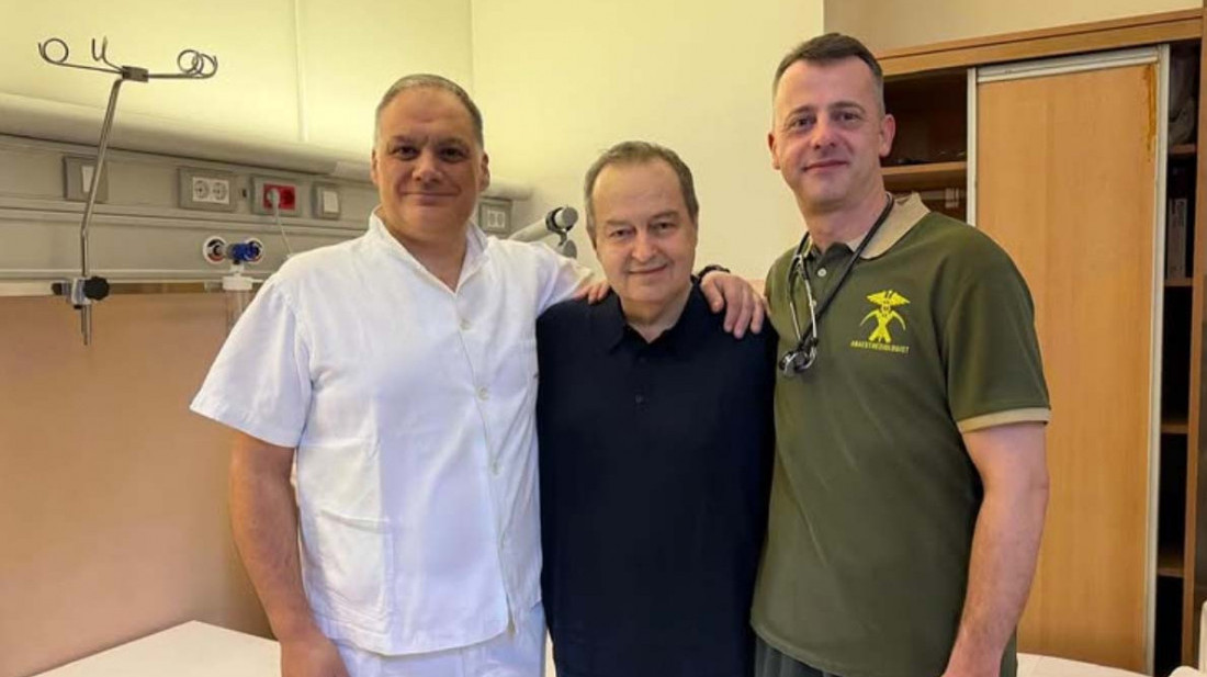 "Bio sam na ivici između života i smrti": Dačić objavio fotografiju iz Kliničkog centra, izlazi sledeće nedelje