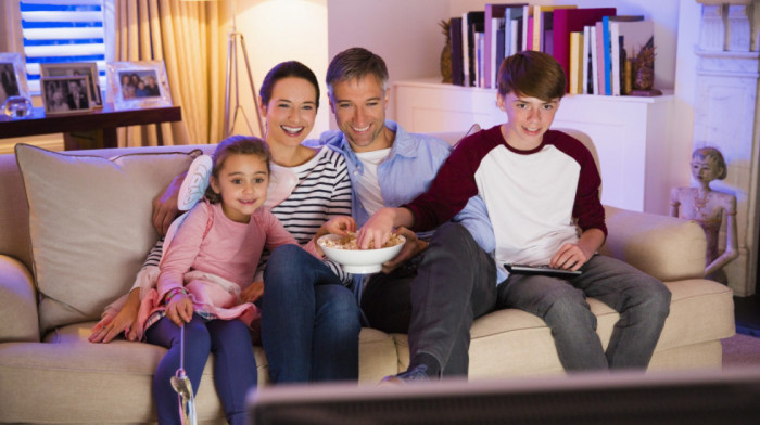 Šta Srbija zapravo gleda: Serije zbog kojih se kasni na posao, golovi koji ne mogu da čekaju i kviz koji traje 30 godina