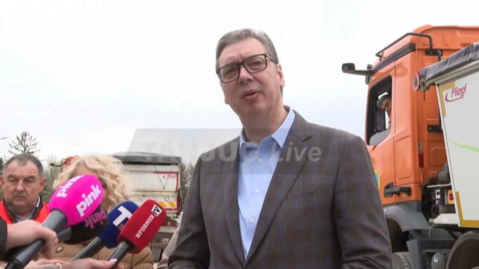 Vučić posetio Kulu pred lokalne izbore: Predsednik o napadu na aktiviste SNS-a