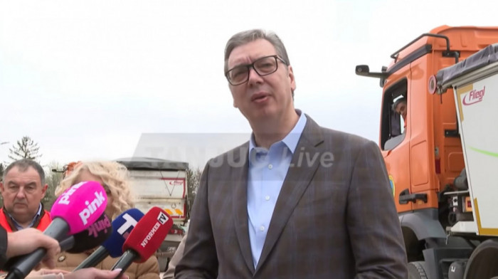 Predsednik Vučić posetio Kulu pred lokalne izbore: