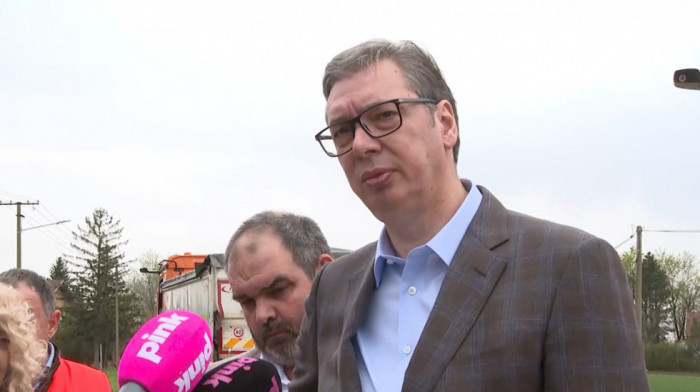 Vučić posetio Kulu pred lokalne izbore: Predsednik o napadu na aktiviste SNS-a
