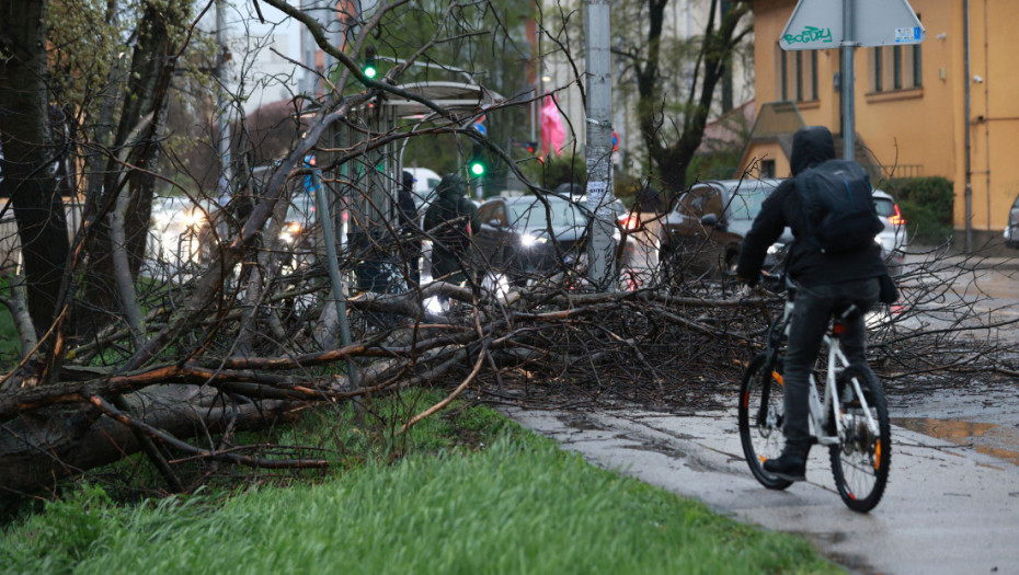 Nevreme u regionu: Sneg u Hercegovini, grad u Mostaru, Neumu i Međugorju, crveno upozorenje u Zagrebu