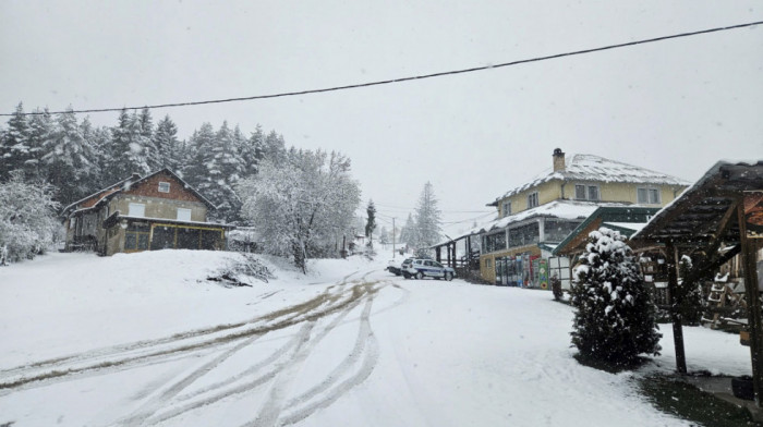 Zbog snežnih nanosa neke deonice u Republici Srpskoj neprohodne: Najteže na Kozari