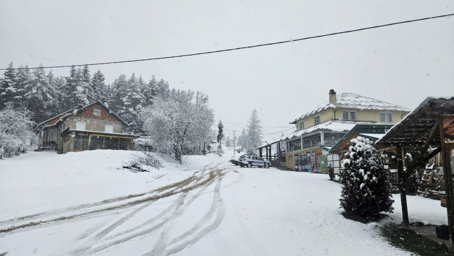 Zbog snežnih nanosa neke deonice u Republici Srpskoj neprohodne: Najteže na Kozari