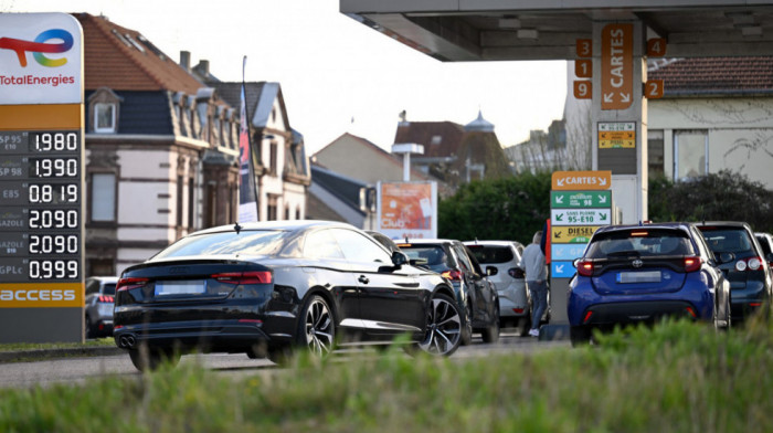 Francuska pod pritiskom rasta cena goriva: Mere vlade, nezadovoljstvo građana i globalne posledice krize