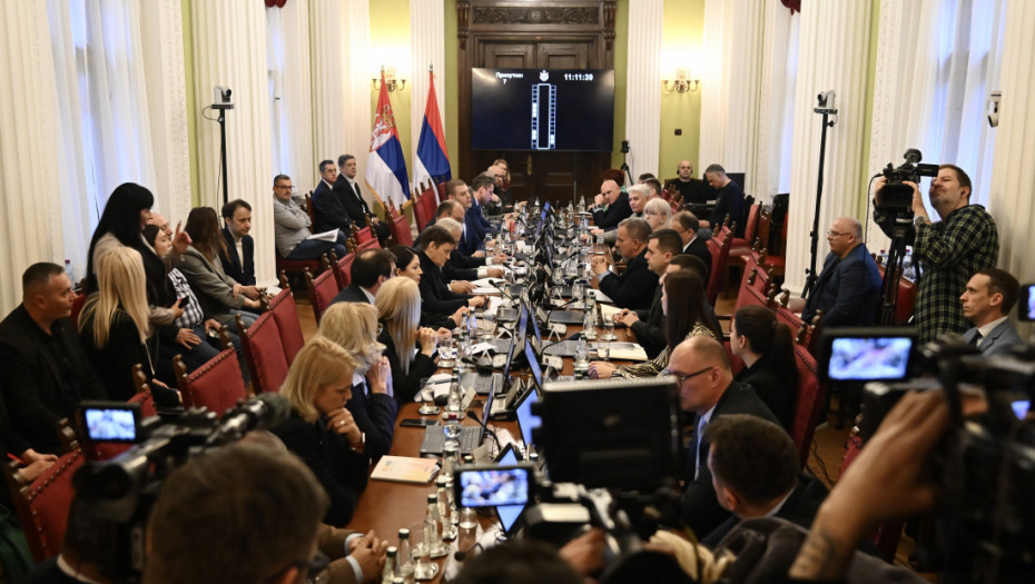 Počela Sednica Odbora za obrazovanje, Brnabić: Da li ste upozorili dekane o nezakonitoj upotrebi zgrada fakulteta?