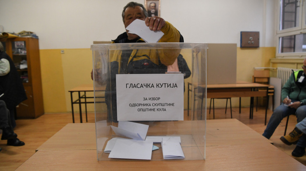 LOKALNI IZBORI U SRBIJI Otvorena biračka mesta u deset opština i gradova