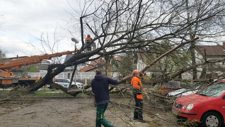 Vatrogasci uklanjaju posledice nevremena u Hrvatskoj: Za 24 sata 670 intervencija