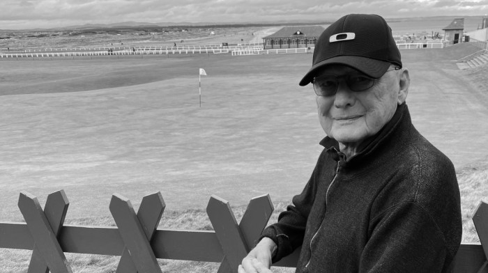 Preminuo glumac Džejms Tolkan, zvezda filmova "Top gan" i "Povratak u budućnost"