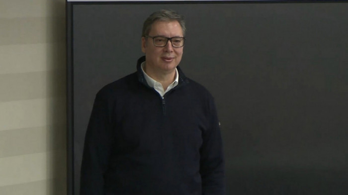 Vučić stigao u prostorije SNS, obraća se oko 22.00 sata