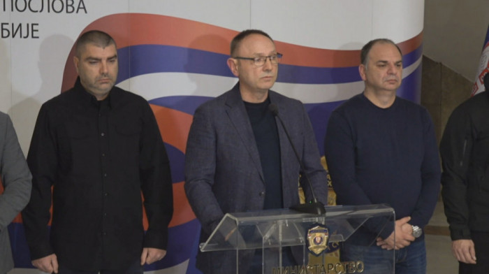 Vasiljević o pretresu zgrade Rektorata: Pronađeni veći broj topovskih udara, sprejeva, petardi, toki vokija, gas maske