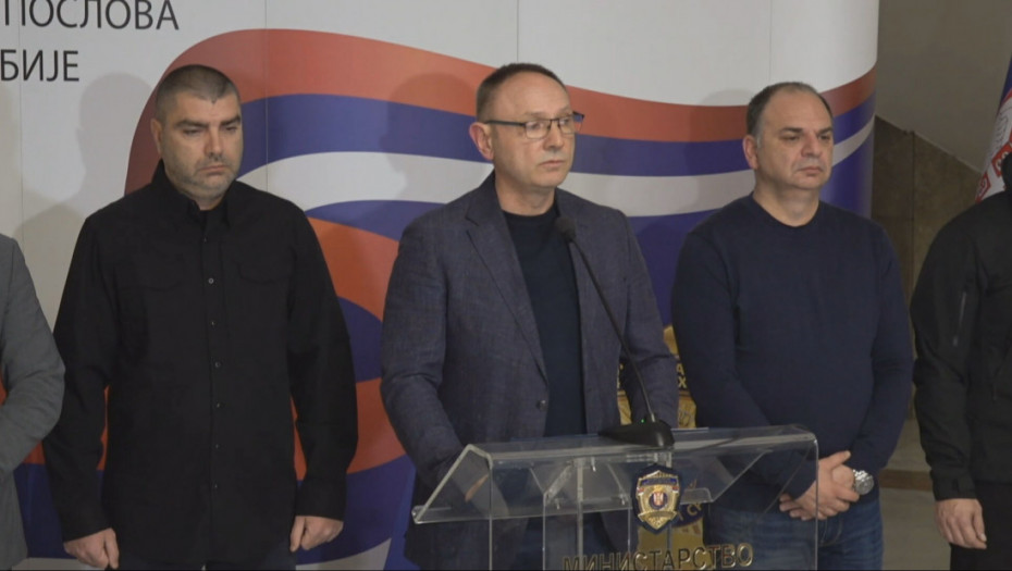 Vasiljević o pretresu zgrade Rektorata: Pronađen veći broj topovskih udara, sprejeva, petardi, toki vokija, gas maski