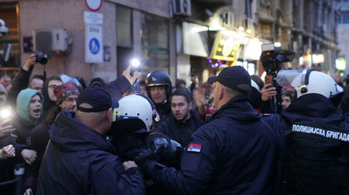 Uzvik "Smrt Vučiću i Jevrejima oko njega" na protestu kod Rektorata izazvao osude Srba i Izraelaca