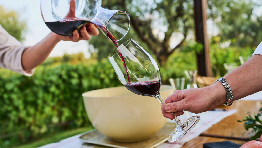 Ovo je najskuplja boca svih vremena: Francusko vino Romane-Konti iz 1945. oborilo sve rekorde