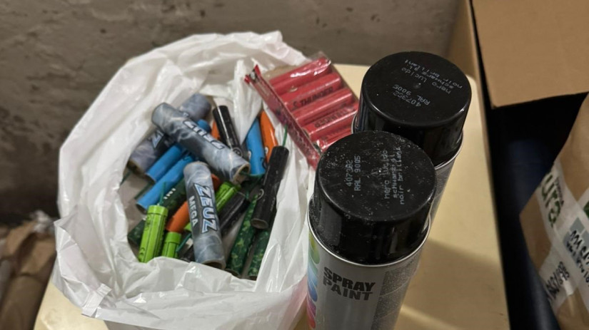 Topovski udari, pirotehnika, gas maske: Istražuje se namena zaplenjenih sredstava u Rektoratu (FOTO)