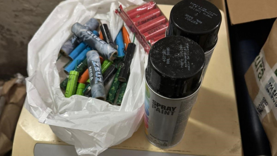 Topovski udari, pirotehnika, gas maske: Istražuje se namena zaplenjenih sredstava u Rektoratu (FOTO)