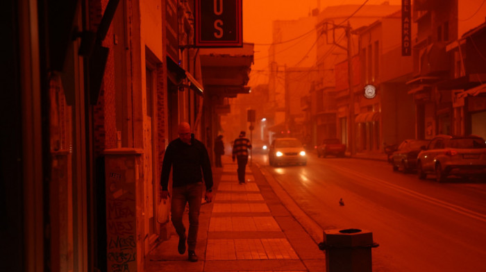 Apokaliptični prizori na Kritu: Dan se pretvorio u noć, nevreme i pesak iz Sahare stvorili velike probleme (VIDEO)