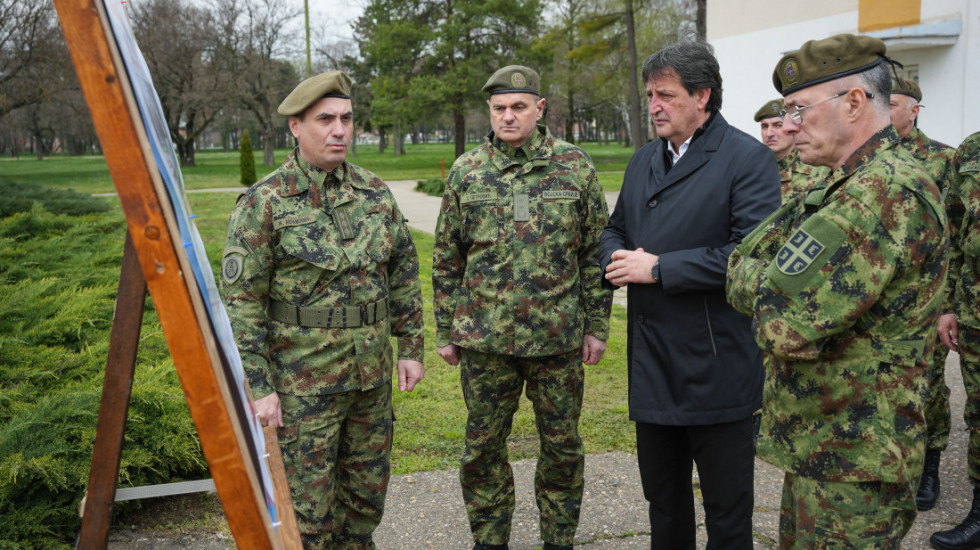 Gašić: Početak služenja vojnog roka krajem ove ili početkom naredne godine, trajaće 75 dana