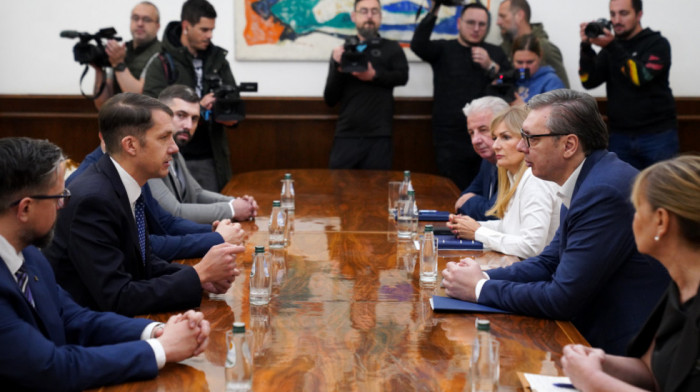 Konsultacije Vučića sa predstavnicima stranaka: Danas sa Pokretom socijalista, SVM i SPP