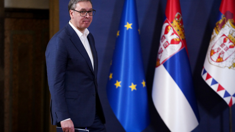 Vučić danas nastavlja konsultacije sa strankama, obraćanje medijima u 13 časova