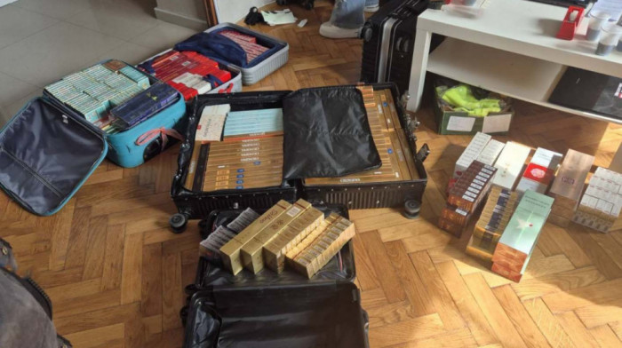 Od državljanina Kine oduzeta veća količina stranih cigareta bez akciznih markica