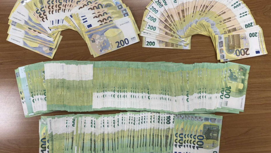 Carinici sprečili dva pokušaja krijumčarenja novca i dragocenosti