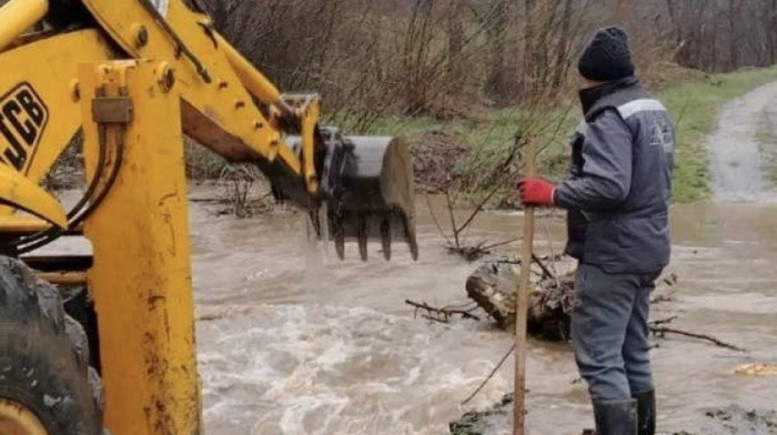 Lučani: Vodostaj u opadanju, vanredna odbrana od poplava ostaje na snazi