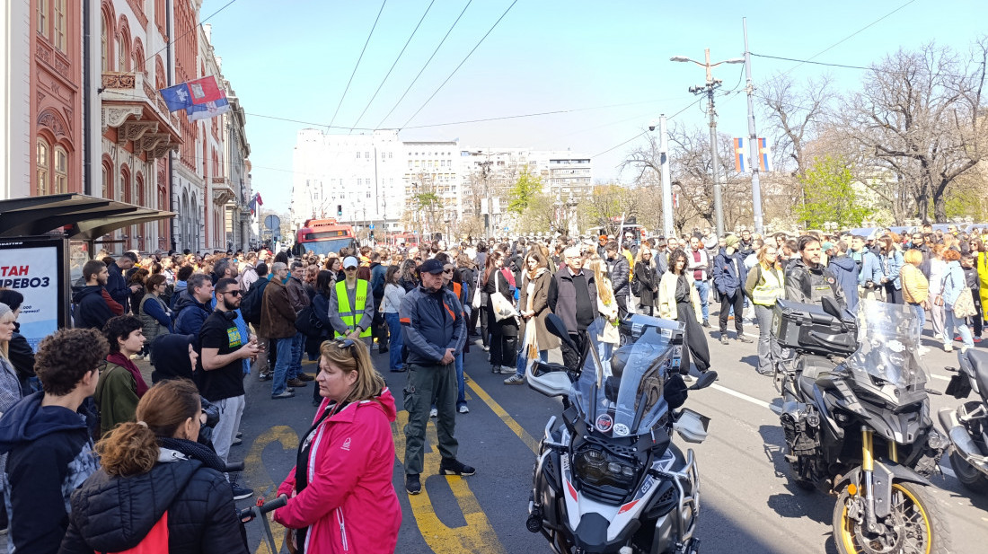 Manja grupa studenata u blokadi održala protestnu šetnju u Beogradu