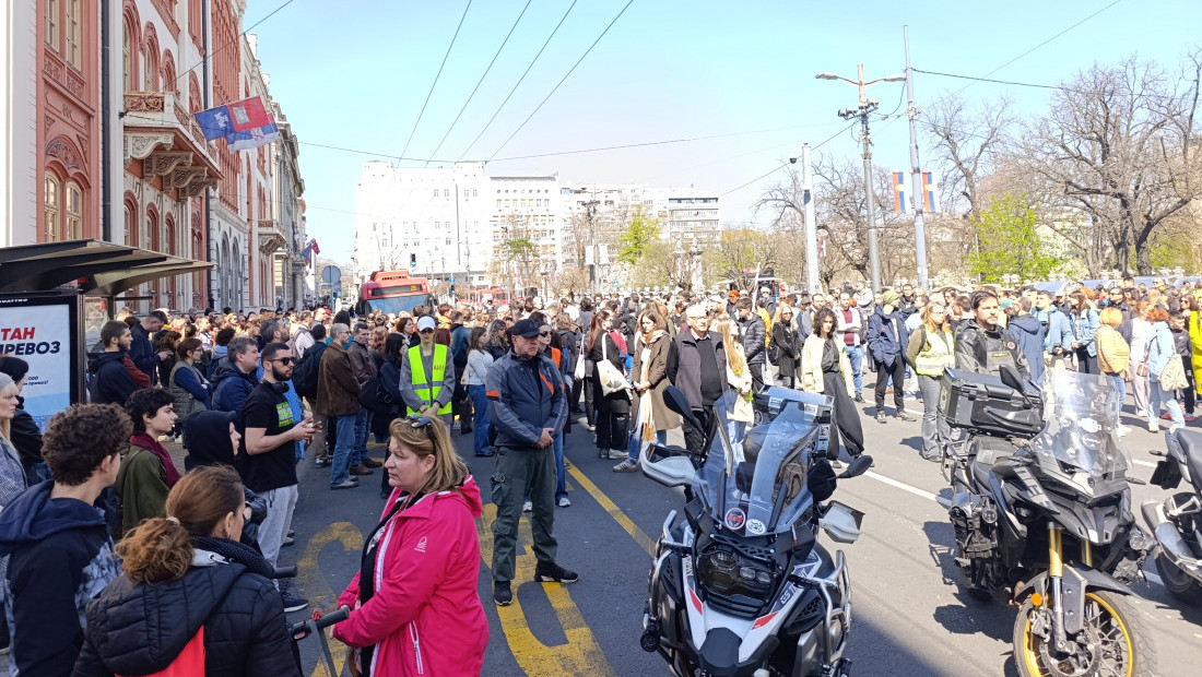 Manja grupa studenata u blokadi održala protestnu šetnju u Beogradu