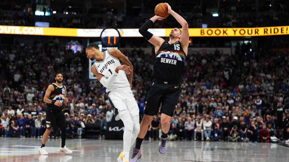 Maestralni Nikola Jokić presudio Sparsima i Vembanjami: Sudar titana pripao Srbinu