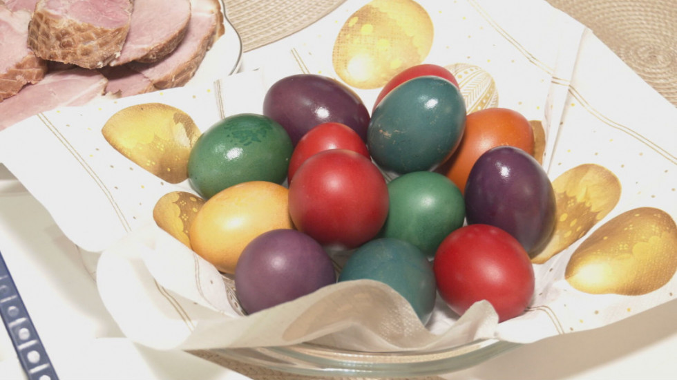 Kako se u Temerinu proslavlja Uskrs: Od crvenih jaja do polivanja devojčica vodom