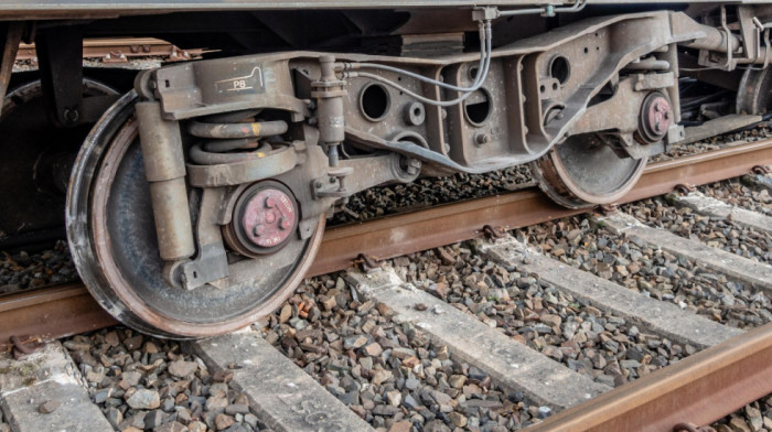 Putnički voz iskočio iz šina u Bačkoj Topoli, Srbijavoz: "Nema povređenih"