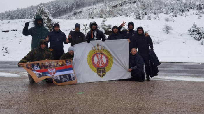 Komandiri Okružnog zatvora Beograd pešačili od Beograda do Ostroga za ozdravljenje devojčice i dečaka