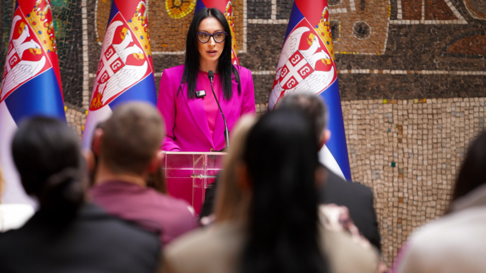 Žarić Kovačević uručila majkama rešenja o subvencijama za kupovinu prve nekretnine