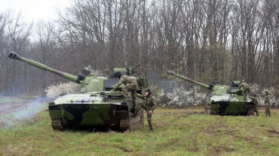 Obuka kopnenih jedinica VS na usavršenim samohodnim haubicama realizovana u Kraljevu