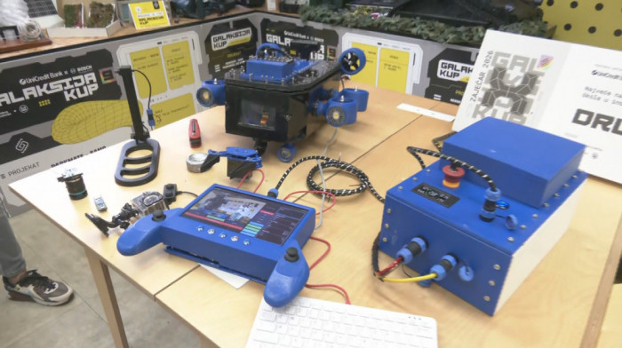 Mladi inovatori iz Niša osvojili srebrnu medalju za podvodnog robota "NeoRov"