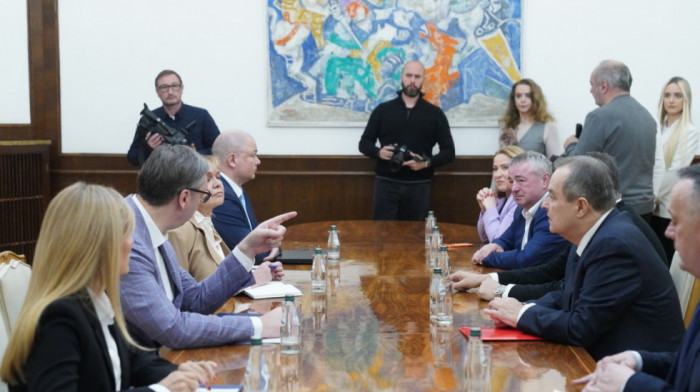 Vučić sutra nastavlja konsultacije sastancima sa SNS i Udruženim sindikatom Sloga